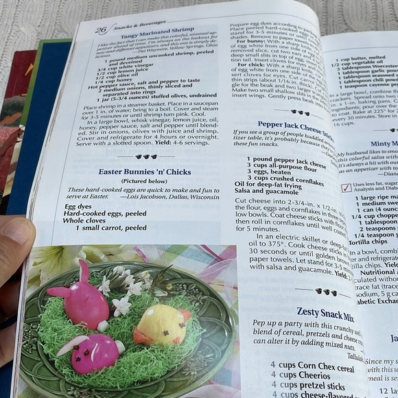 Taste of Home hardback cookbooks. ‘02 & ‘05. Annual recipes colored pics family - Picture 16 of 16